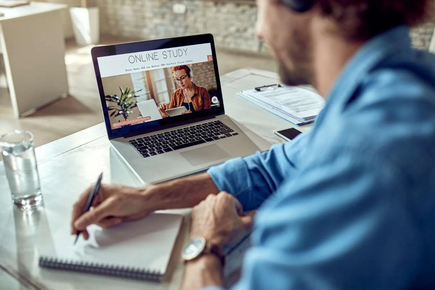 Why a Synchronous Medical Assistant Training Program Online is the Key to Success