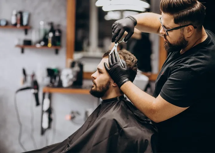 Why Mohawk and Skin Fade Haircut for Men Work for Modern Lifestyles?
