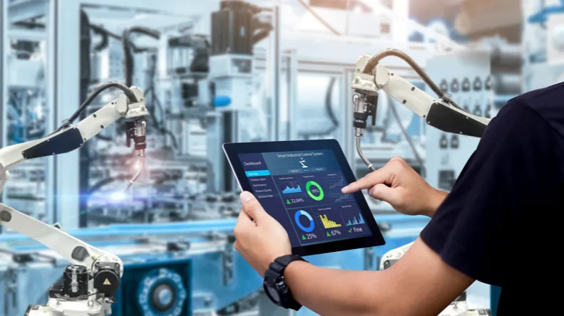 Comparing Cloud MES Platforms vs. On-Premise Systems