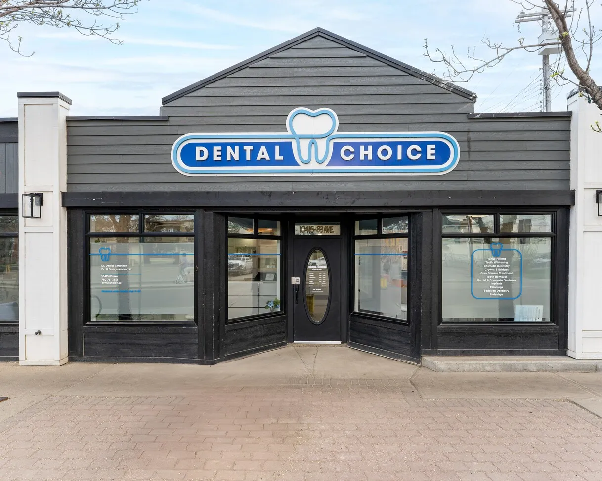 Choosing the Best Dental Clinic Near Me for Complete Oral Care
