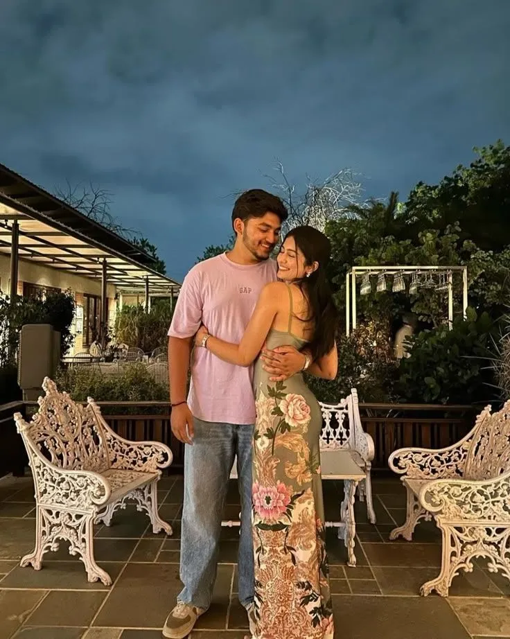 Couple Photo Captions for Instagram: Best Romantic & Cute Caption Ideas