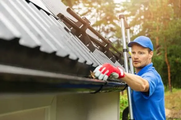Smart Gutter Systems: A Homeowner’s Guide to Better Drainage and Protection