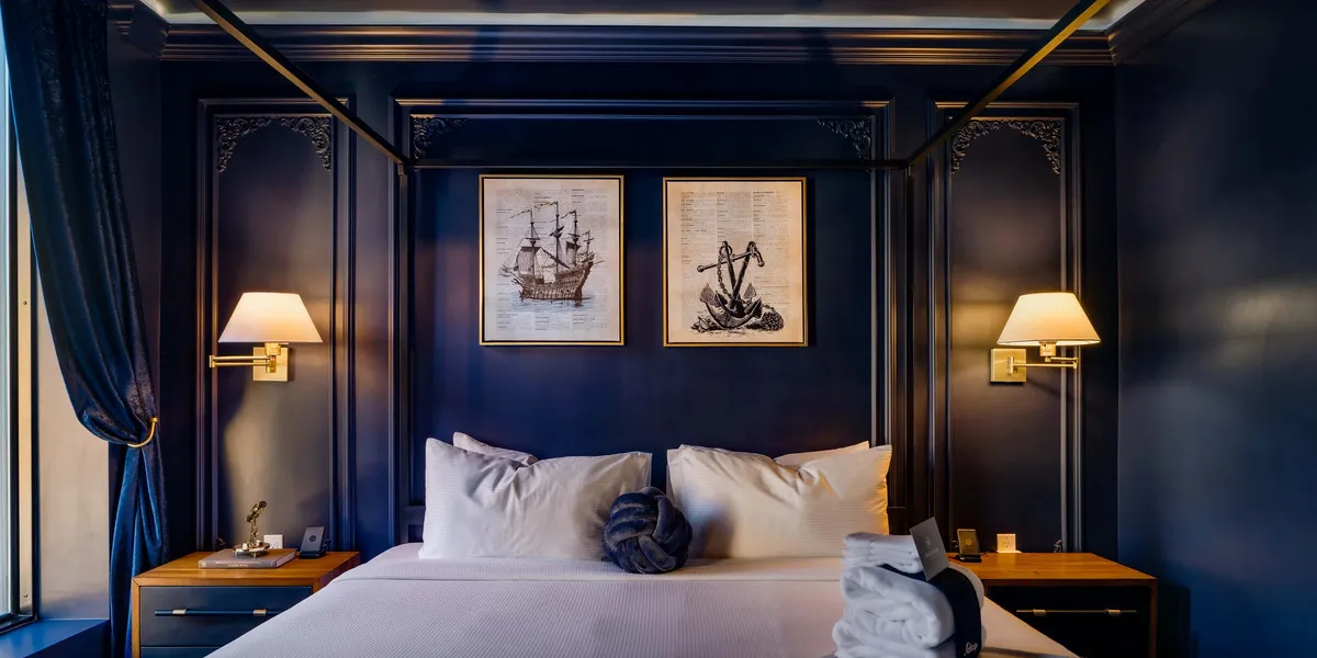 How to Book Hotels in Gloucester MA for a Romantic Anniversary Trip