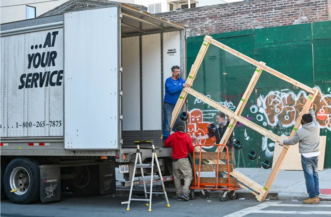 Declutter and Move Smart with Junk Removal Surrey BC Experts