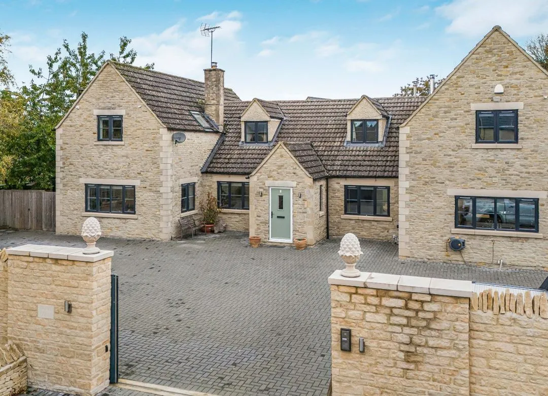 Why Perry Bishop Is a Leading Choice Among Estate Agents in Cheltenham