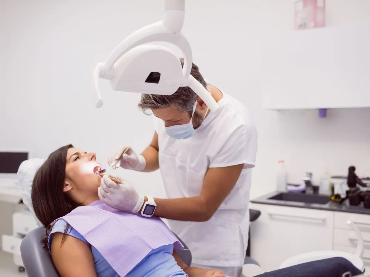 The Science Behind Professional Whitening from a Teeth Bleaching Dentist
