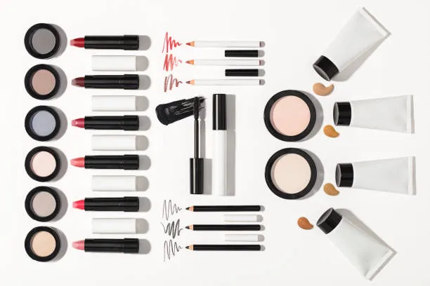 Why Makeup Samples Matter Before Launching a Beauty Brand?