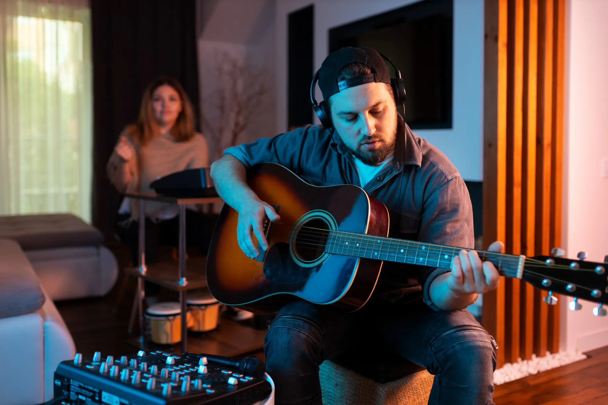 How to Hire Acoustic Guitar Players for Any Event (A Practical Guide)