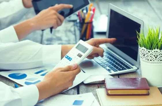 Are You a Consultant in Canada? Here’s Why Your Taxes Might Be Costing You More Than You Think