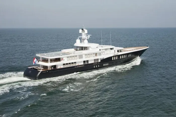 Air Superyacht Reviews: A Detailed Analysis