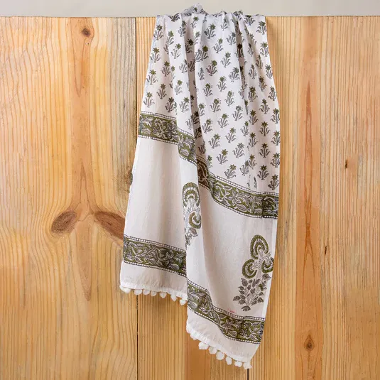 Explore Stylish Cotton Stoles for Women with DMAASA’s Handmade Craftsmanship