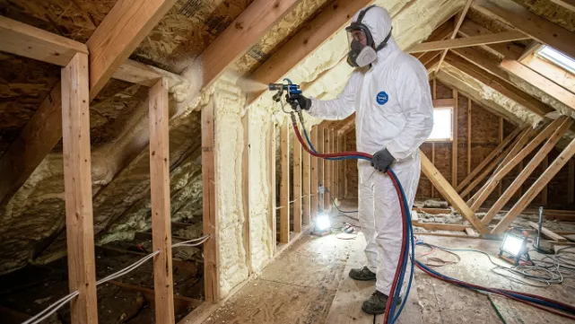 How Do Spray Foam Insulation Services Help Construction Projects in Holley, FL?