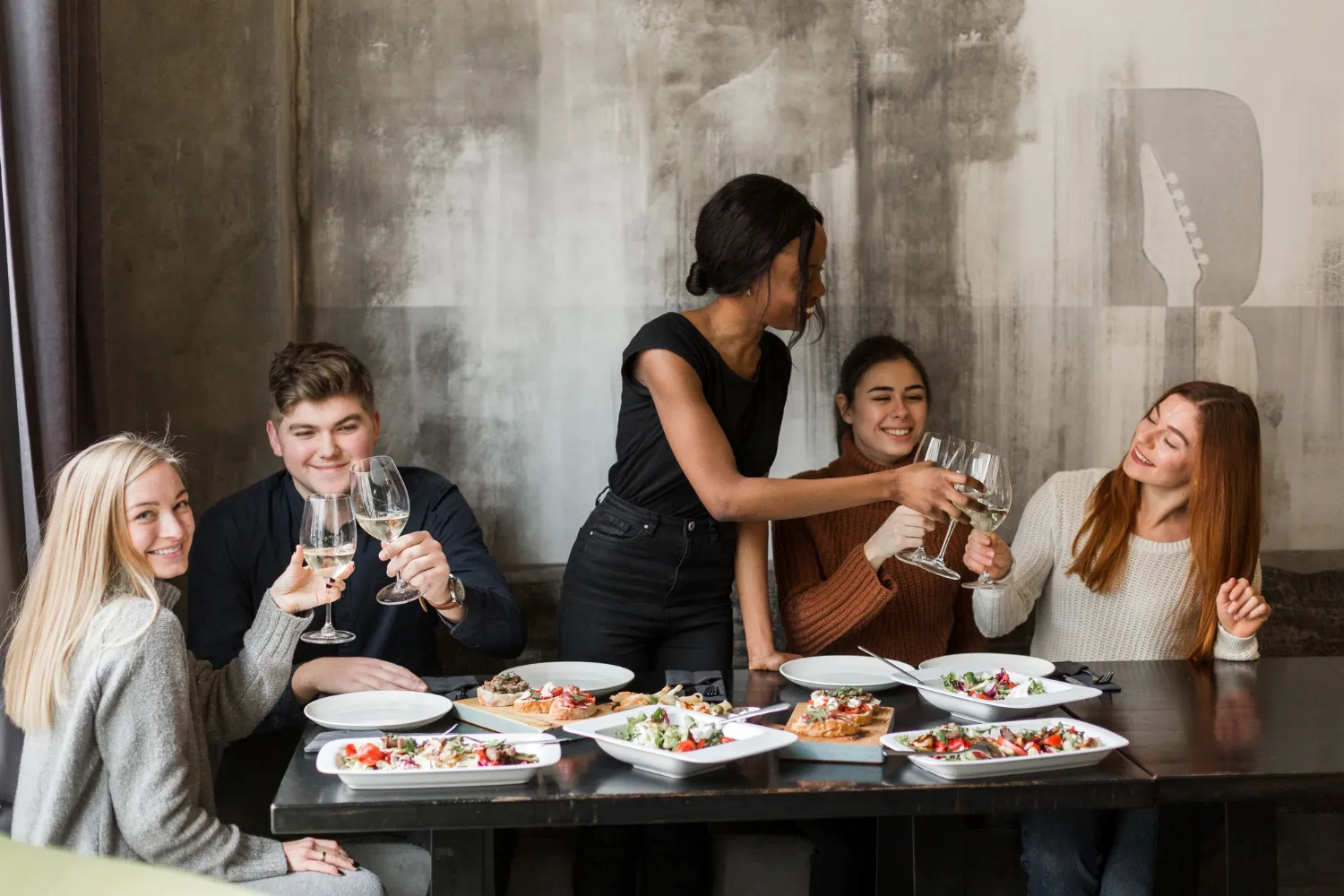 Easy Group Dining Sydney CBD Picks Friends Will All Love