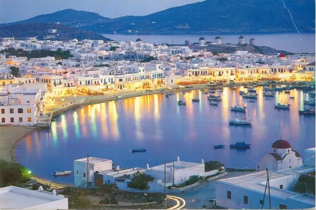 15+ Incredible Things to Do in Santorini for First-Timers