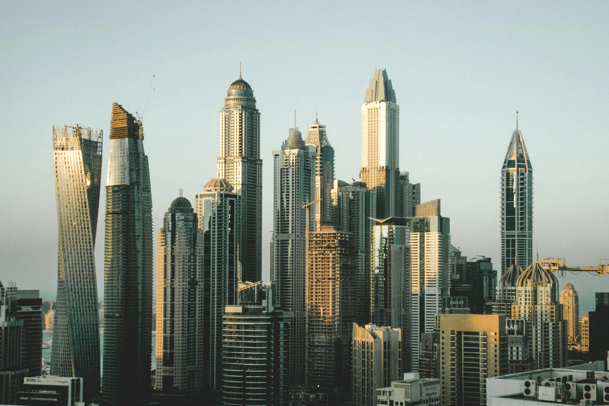 Top Free Zones for Business Setup in the UAE (Pros & Cons)