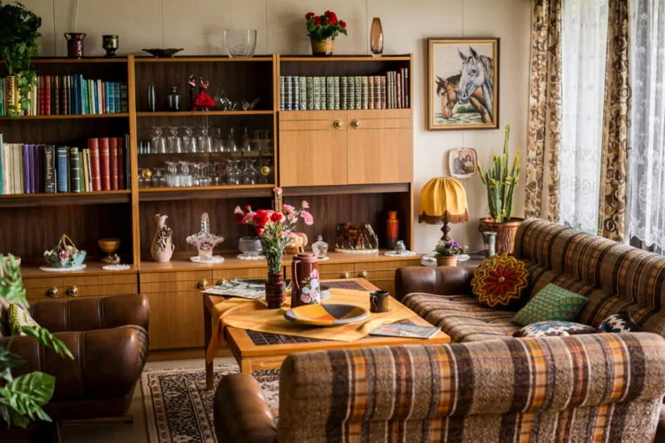 Where to Find and How to Restore Vintage Home Decor Pieces