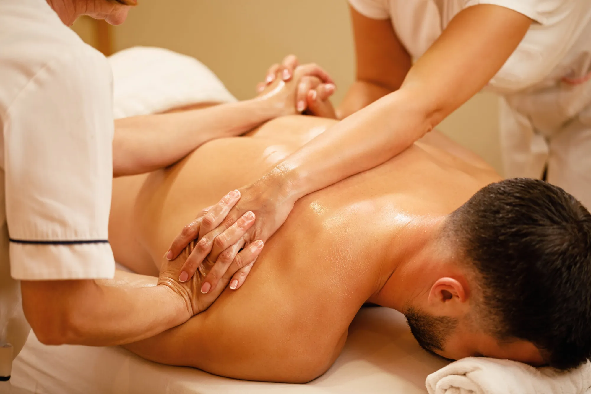Why Four Hands Massage in NYC Is Becoming the Go-To Reset for Stress, Burnout, and Full-Body Recovery