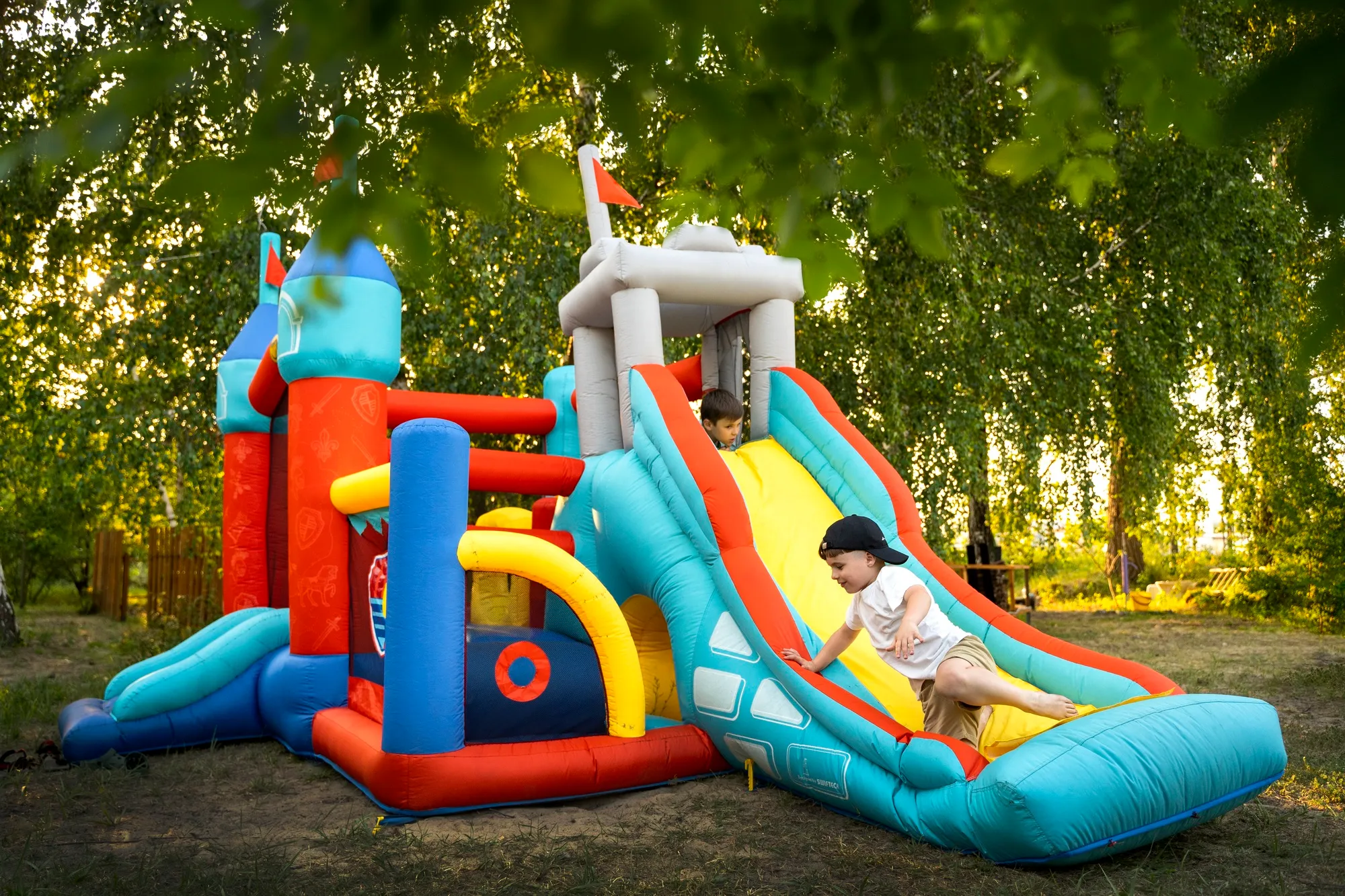 5 Common Mistakes to Avoid When Booking Jumping Castle Hire in Warwick