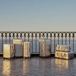 Modern Travel Made Easy with Premium Luggage & Packing Cubes