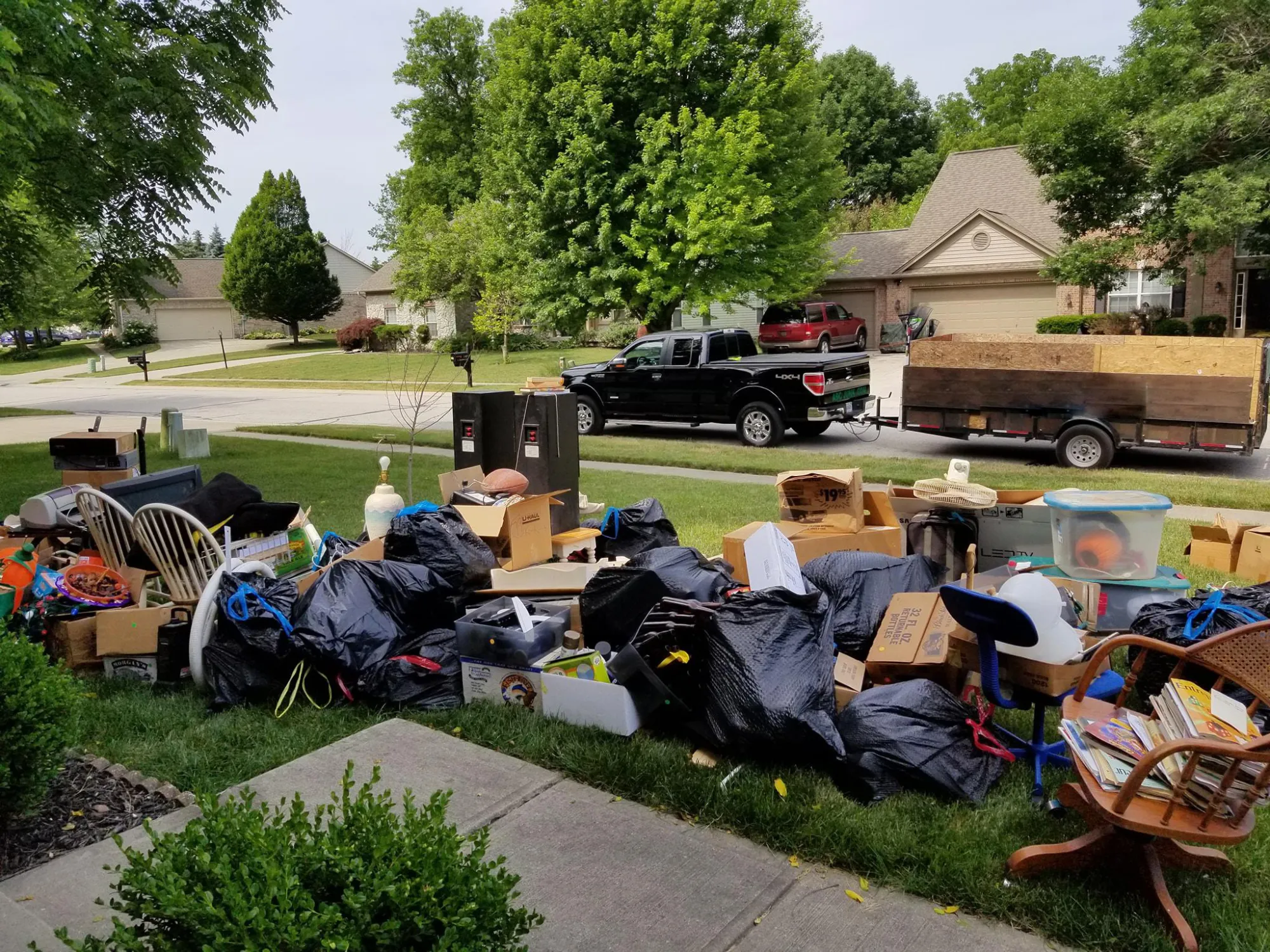 How Junk Removal Services Help Keep Homes and Businesses Clutter-Free