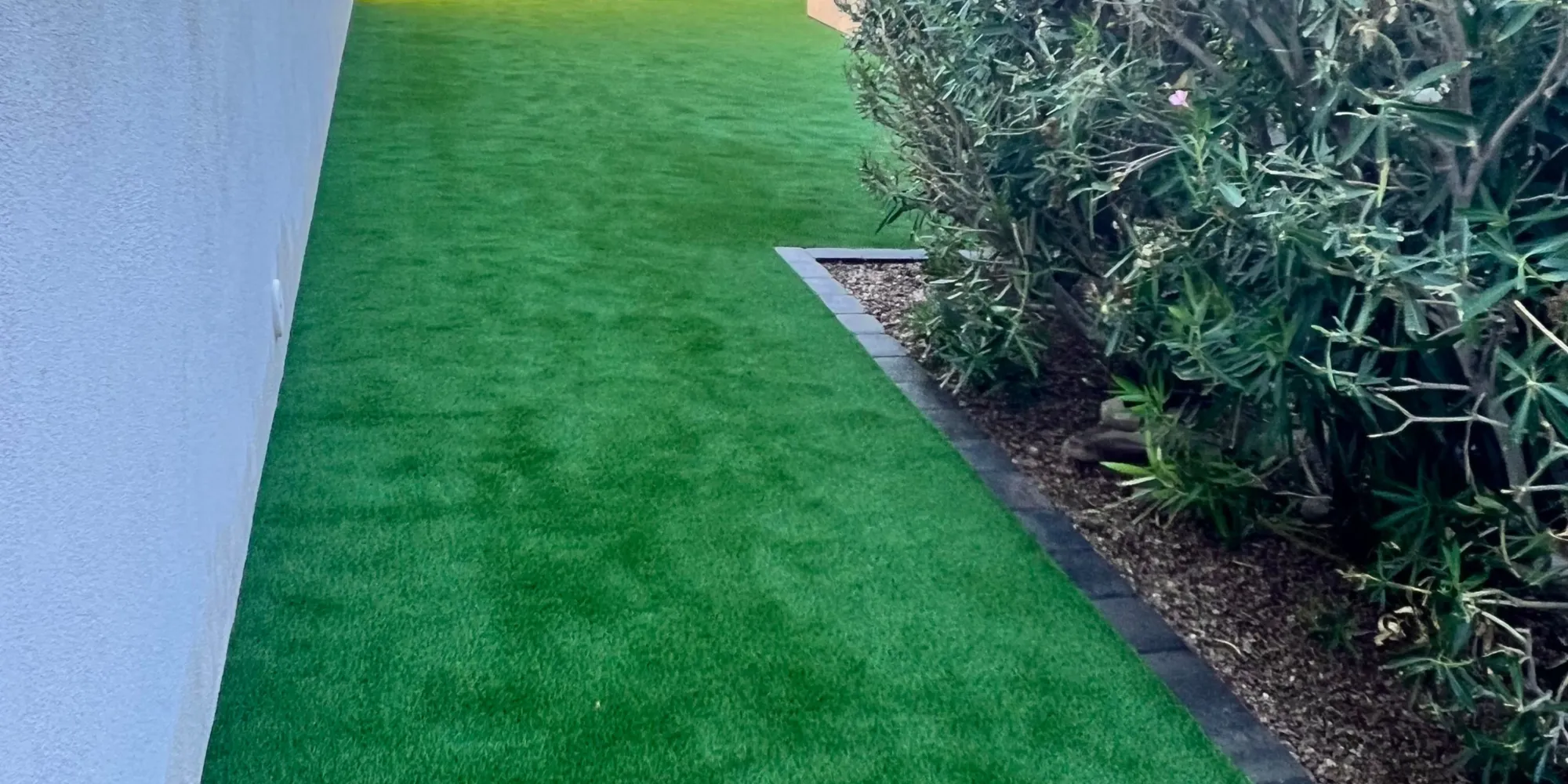 Artificial Grass Arizona Guide: Smart Care Tips for a Cleaner, Cooler, Longer-Lasting Lawn