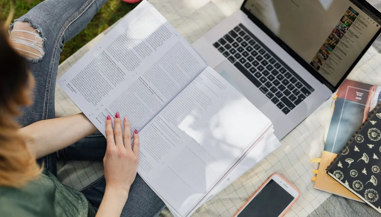 Expert DBA Thesis Help UAE for Doctoral Business Management Students