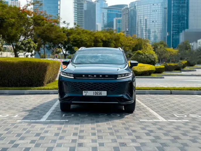 Convenient Car Rental in Dubai Deira with Flexible Monthly and Weekly Deals