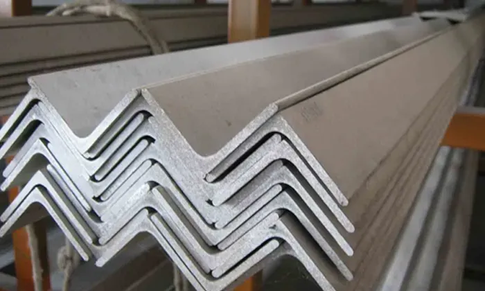 3 Critical Logistics Bottlenecks in Steel Sourcing (And How to Avoid Them)