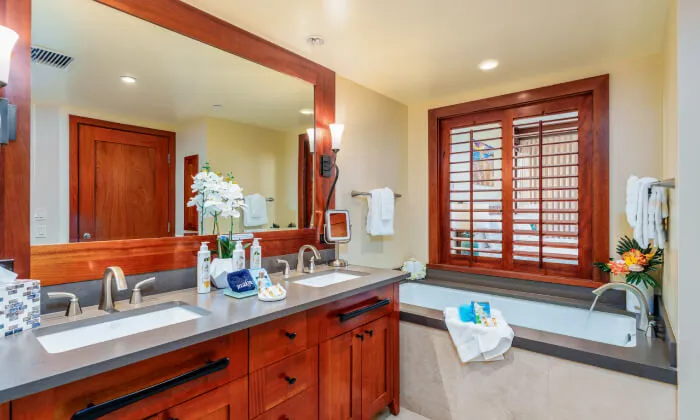 Planning a Safe and Luxurious Babymoon on Oahu's West Coast