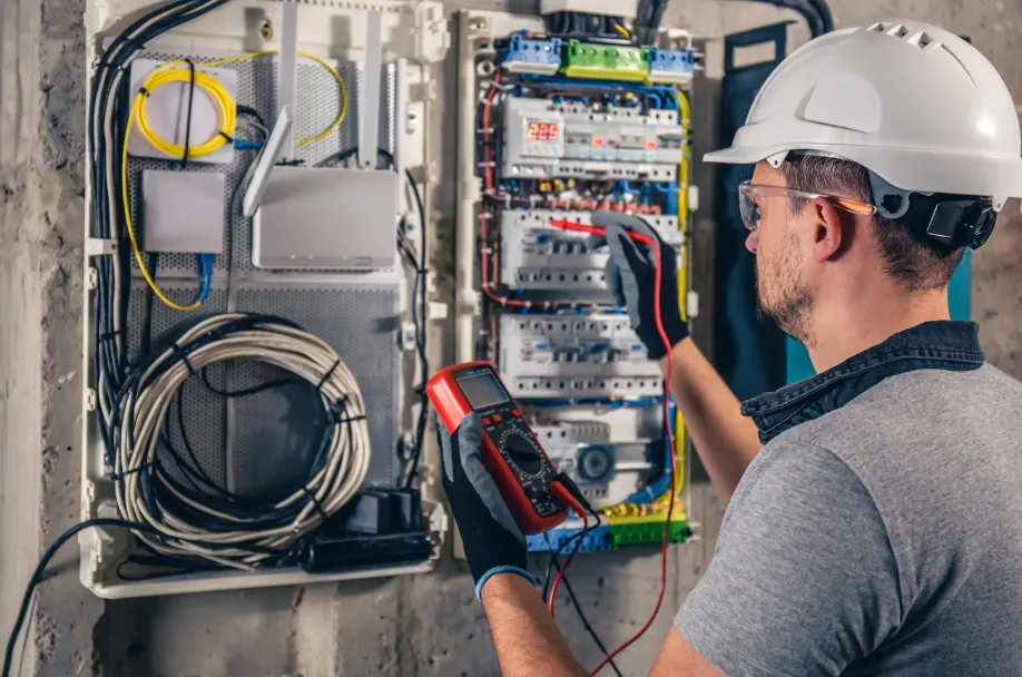 Der Komplette Guide Zum Notfall Elektriker In Eckerde