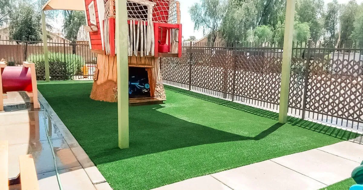 Can Artificial Grass Cleaning in UAE Remove Sand, Dust, and Bacteria Completely?