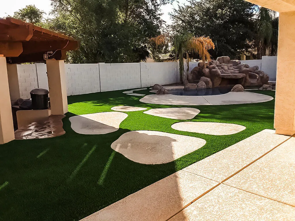 Artificial Grass Cleaning in the UAE