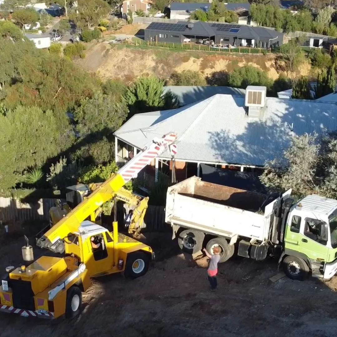 Need Crane Hire in Melbourne? A Complete Guide to Choosing the Right Crane