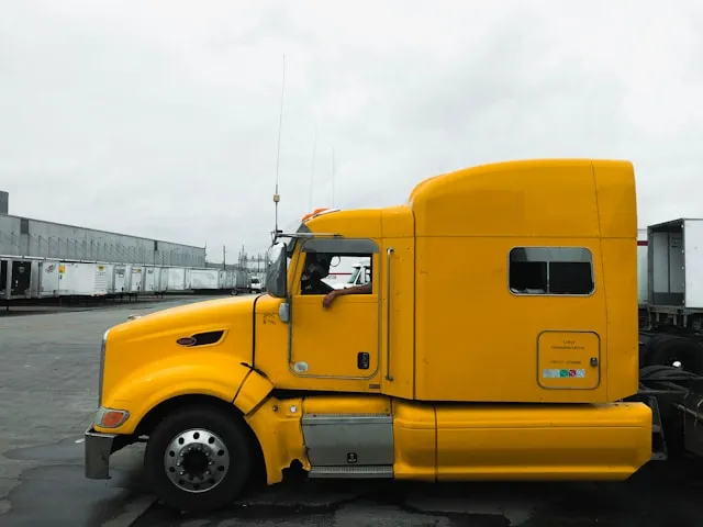 7 Smart Ways to Save on Used Semi Truck Financing in Alberta & Find Affordable Trailers in Calgary