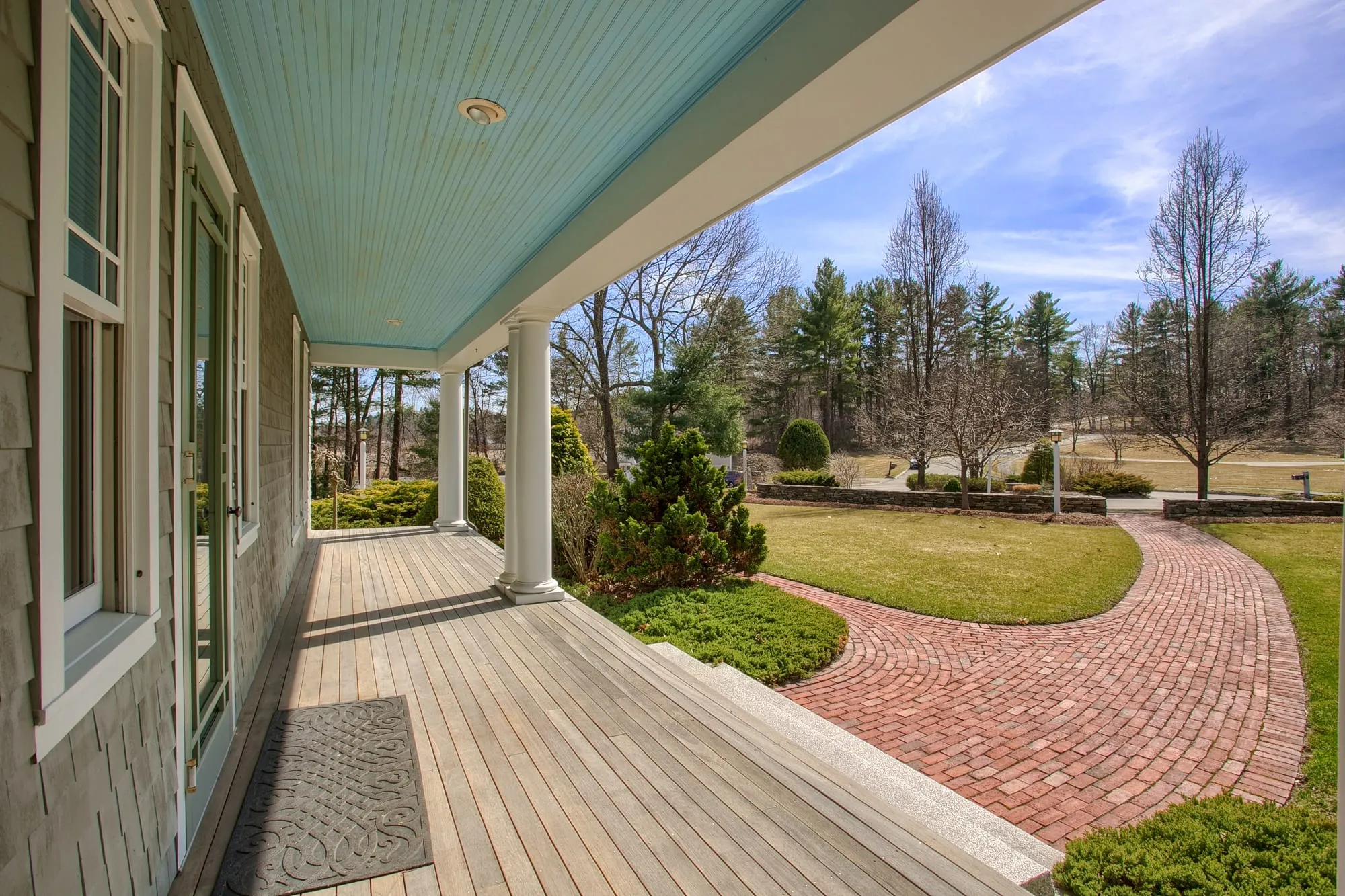 What Local Real Estate Agents Know That Online Listings Don’t