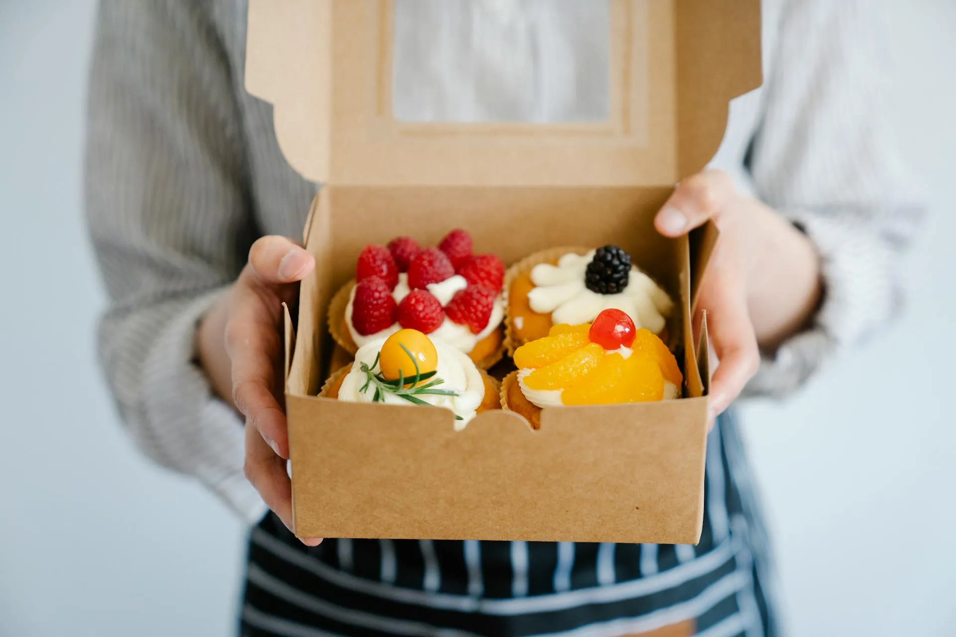 Care Package Ideas For Stressful Seasons (Moves, Exams, New Jobs)