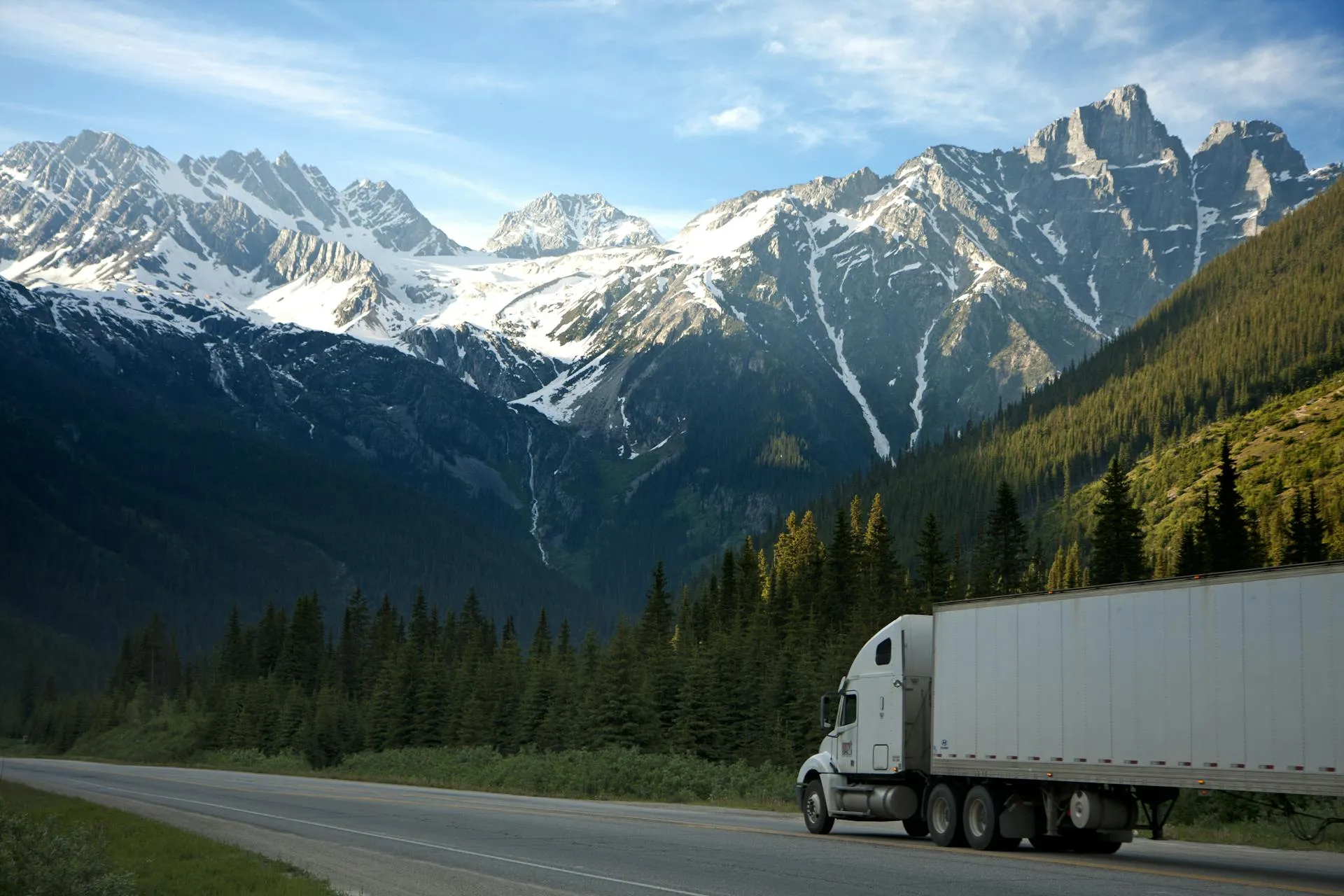 Why 18-wheeler Trucks Require Specialized Training and Licensing