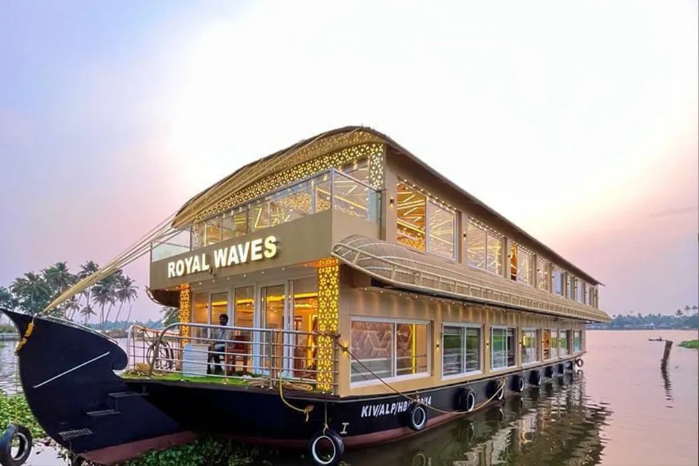 Sharing Houseboat vs Private Houseboat in Alleppey: Which Is Better in 2026?