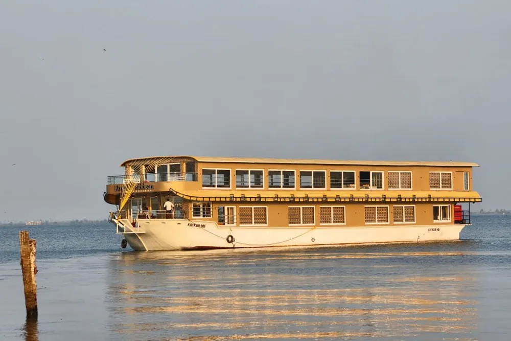 Sharing Houseboat vs Private Houseboat in Alleppey: Which Is Better in 2026?