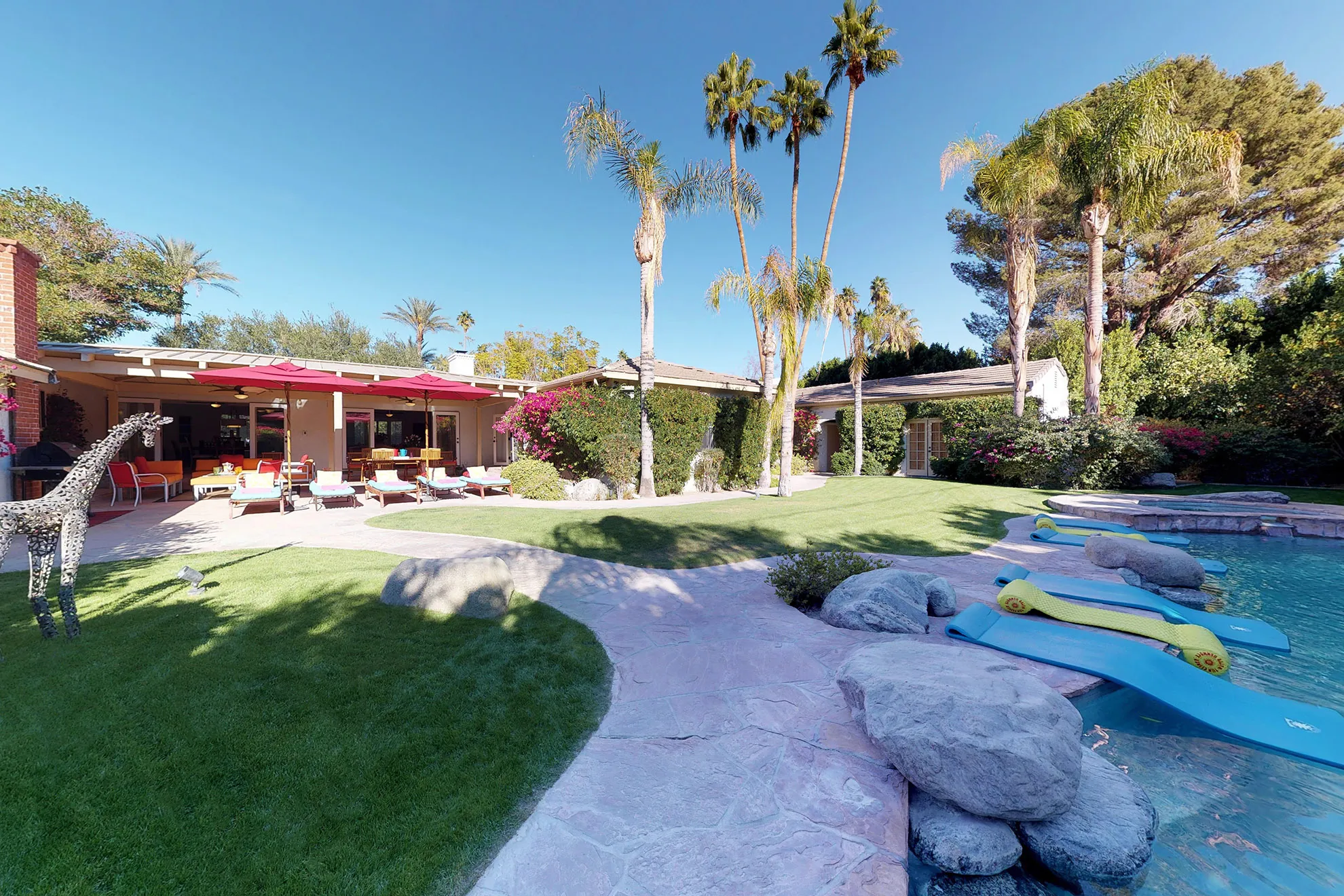 Luxury Vacation Houses Near Downtown Palm Springs
