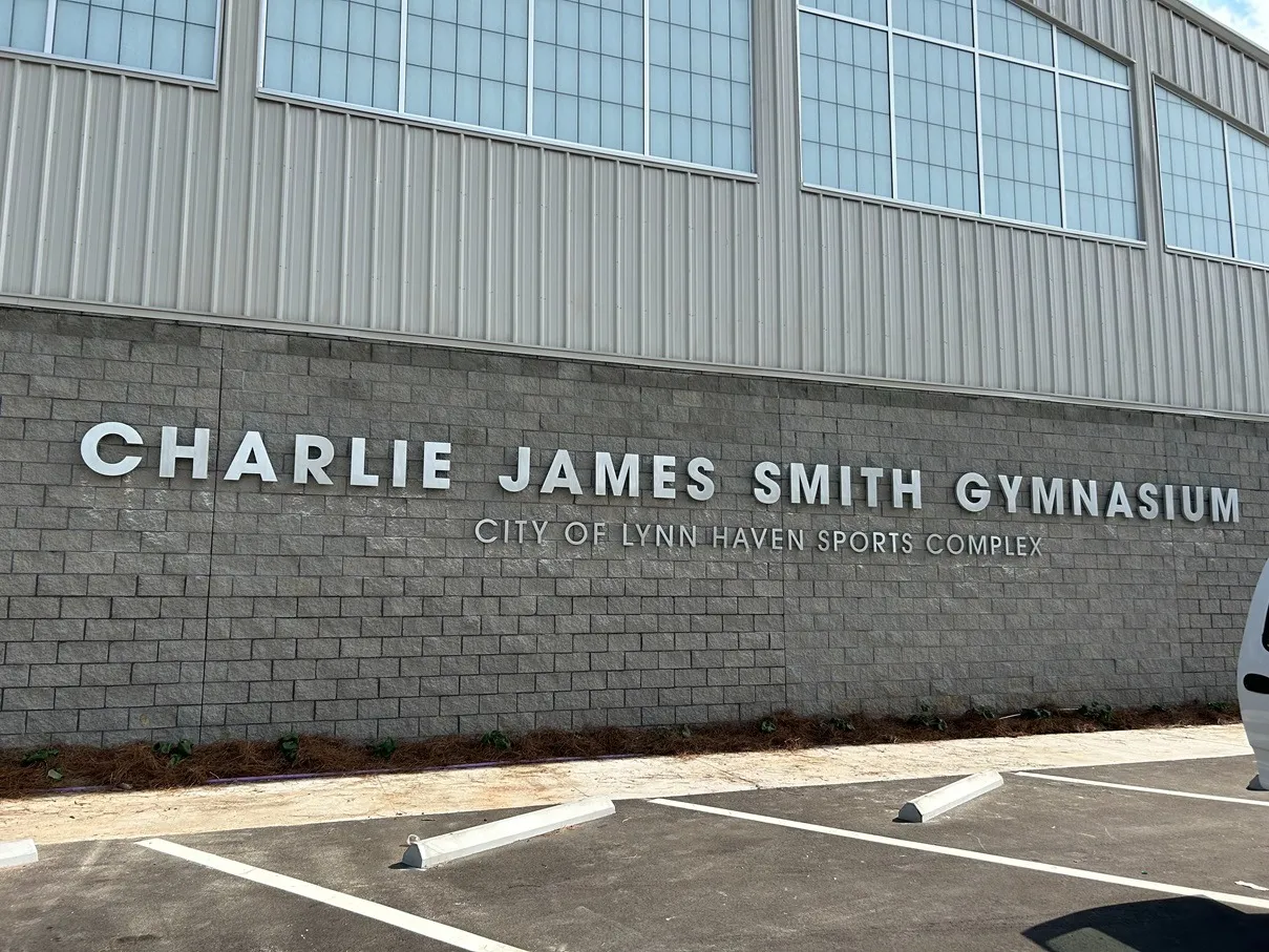 The Benefits of Metal Dimensional Letters for Commercial Spaces