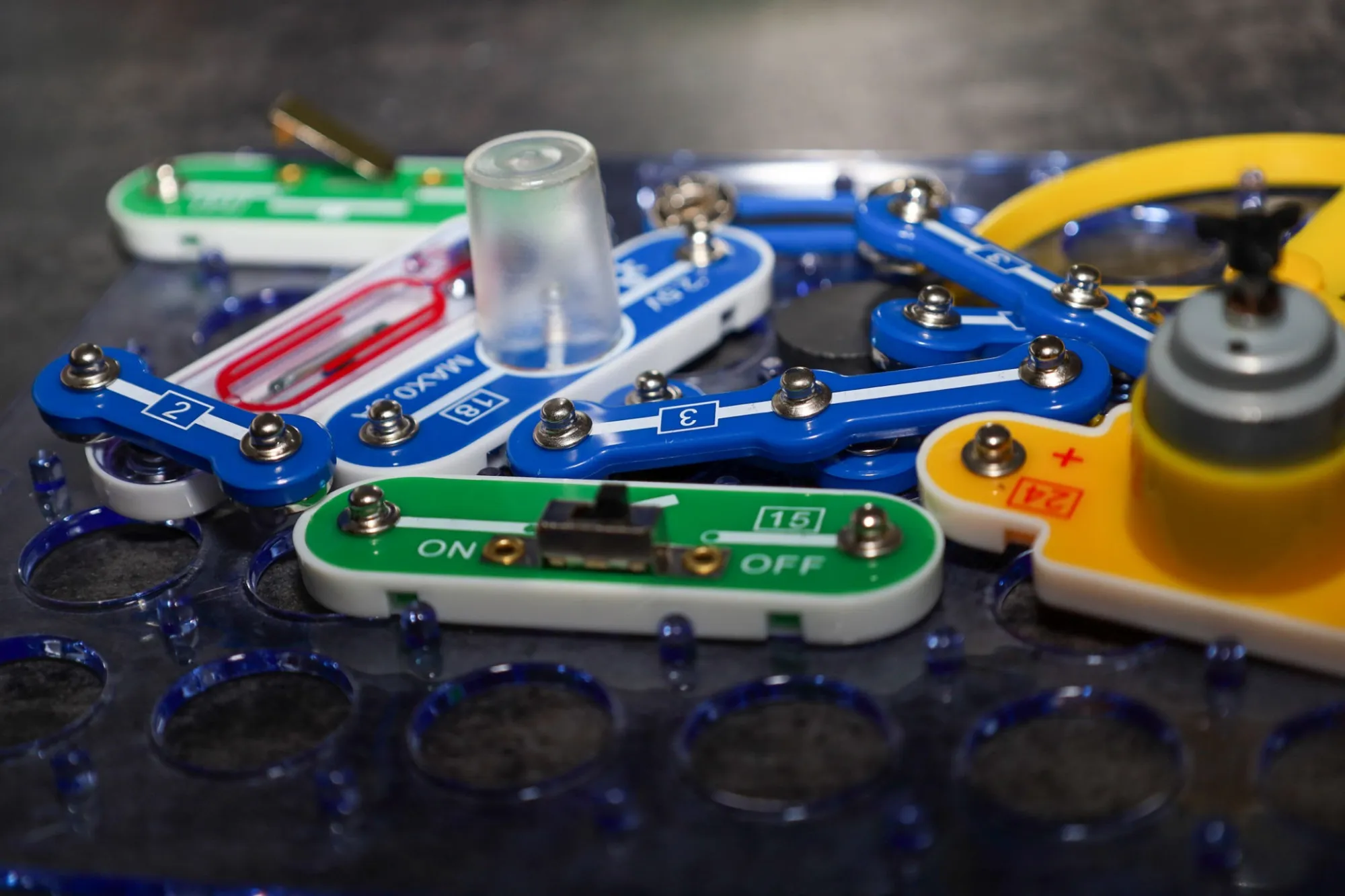 Why the E-Blox Electronics Kit is a Smart Gift for Kids