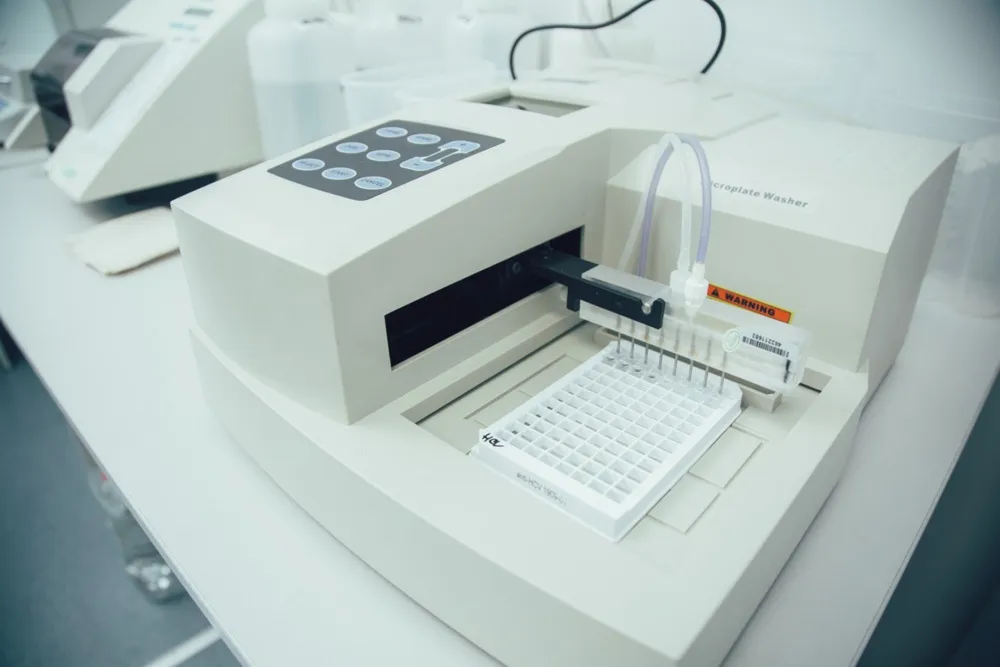 New OEM vs Certified Pre-Owned Microplate Automation: Which Washers Are Right for Labs?