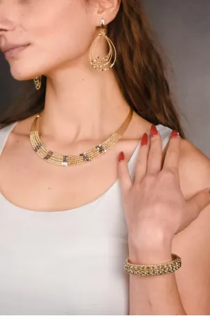 What Gold Jewelry Teaches Us About Value Beyond Fashion