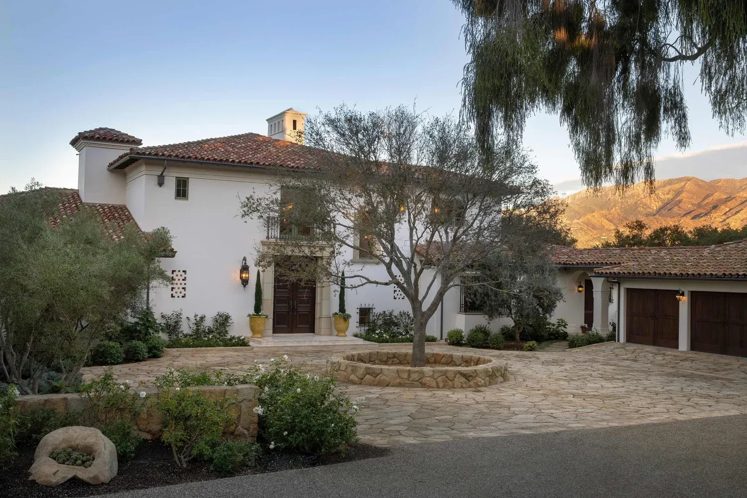 Material Choices in Modern Santa Barbara Style: Stucco, Stone, and Timber!