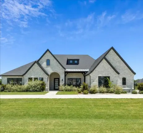 What to Look for in a New Home Before Signing the Contract