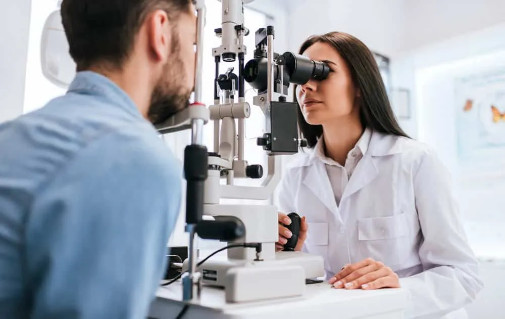 How Can the Best Eye Doctor Help You Maintain Healthy Vision for Life?