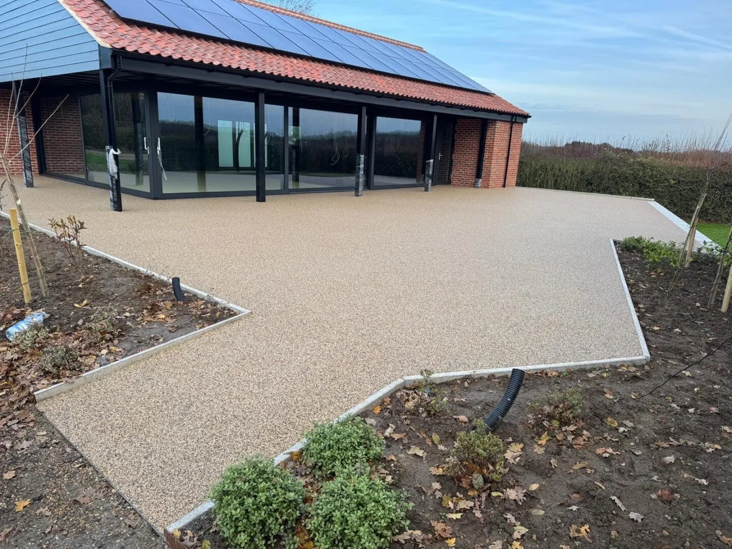 Resin Bound Driveways: Low-Maintenance Resin Stone Surfaces