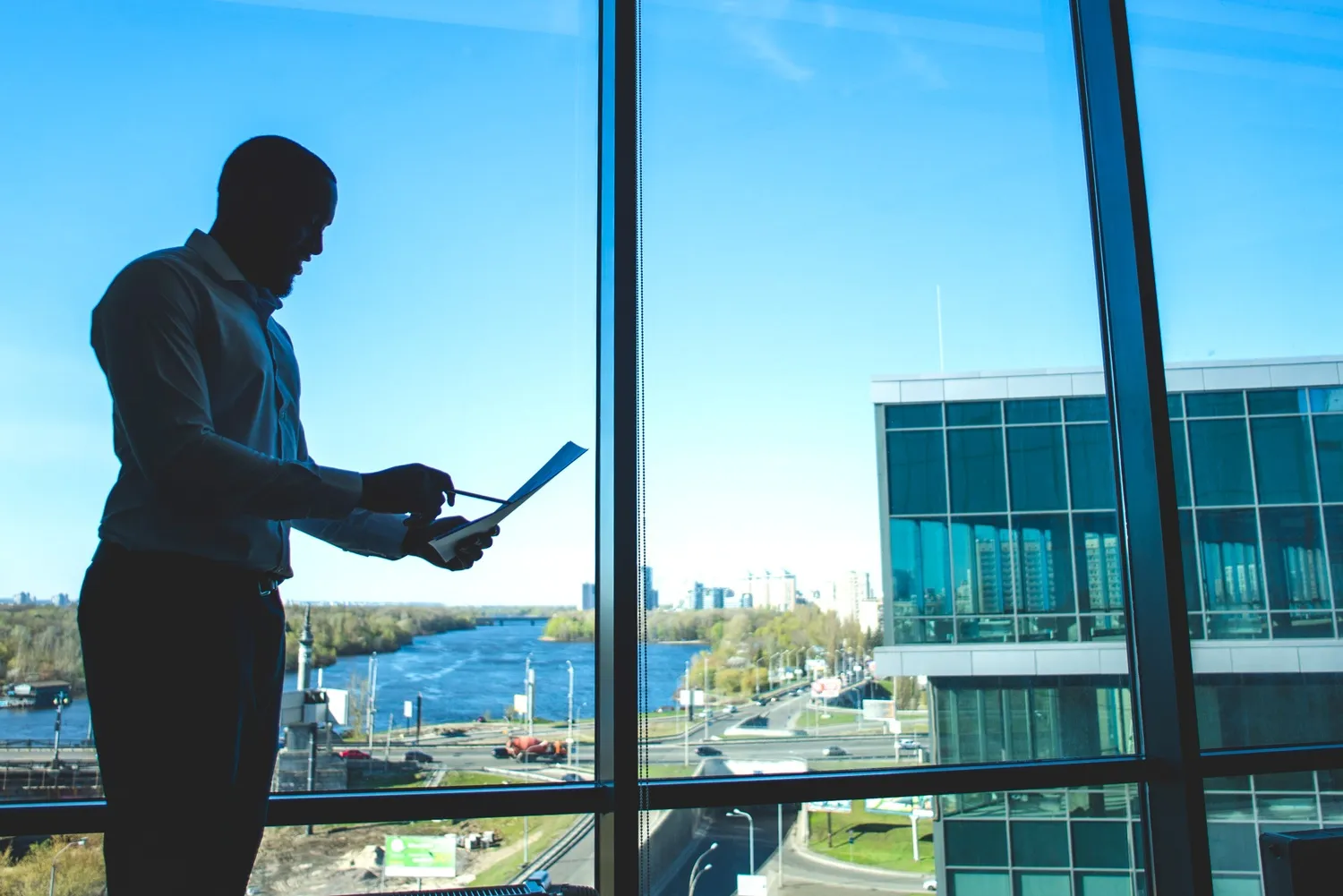 Why Phoenix Businesses Are Investing in Energy-Efficient Window Tinting