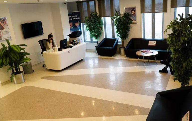 Why Choosing the Right Hair Restoration Clinic Matters More Than Ever